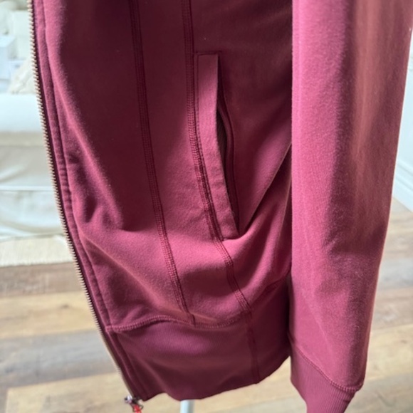 lululemon athletica Burgundy Jacket - Picture 4 of 4